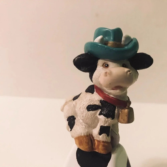 Vintage Russ Cow Figurine On A Bell 4 Inch Tall Figure Flaw - Picture 2 of 15